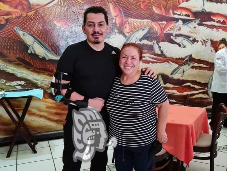 José Manuel Figueroa visitó y disfrutó del sabor de Coatzacoalcos