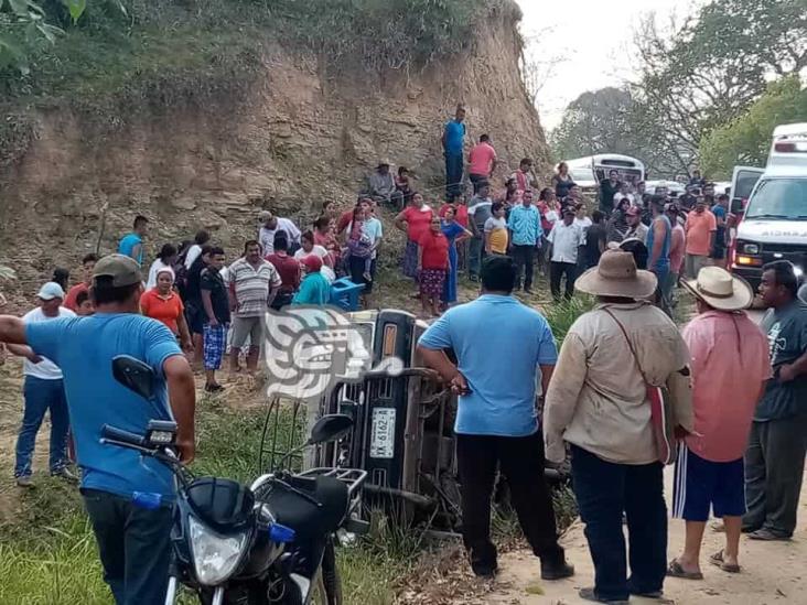 Cristianos se accidentan en zona rural de Las Choapas; 9 heridos