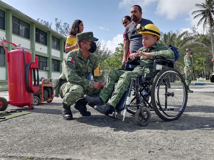 Diego, de 12 años, fue soldado por un día