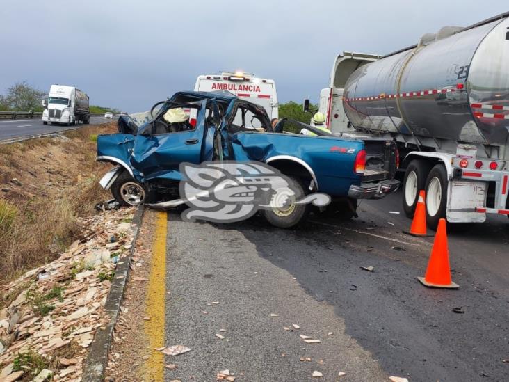 Accidente sobre carretera Cosamaloapan-Isla deja dos muertos