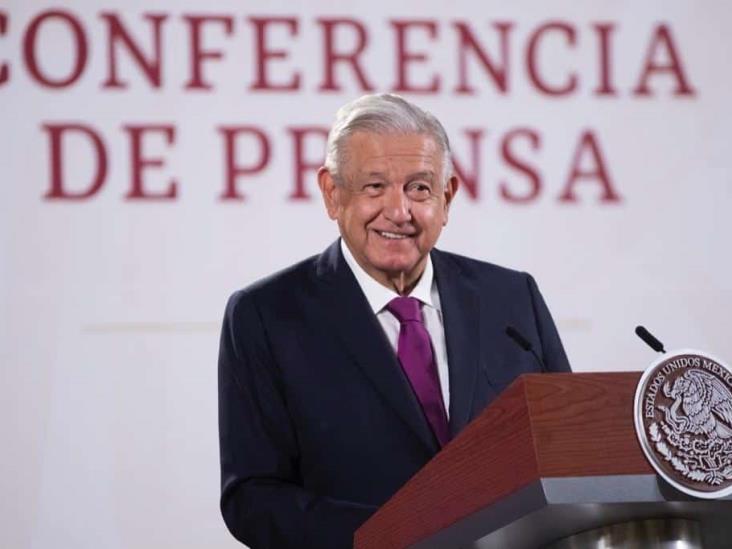 Pide AMLO a aerolíneas ampliar sus operaciones al AIFA