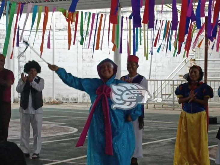 Concluyen mes del niño con actividades locas en primaria de Nanchital