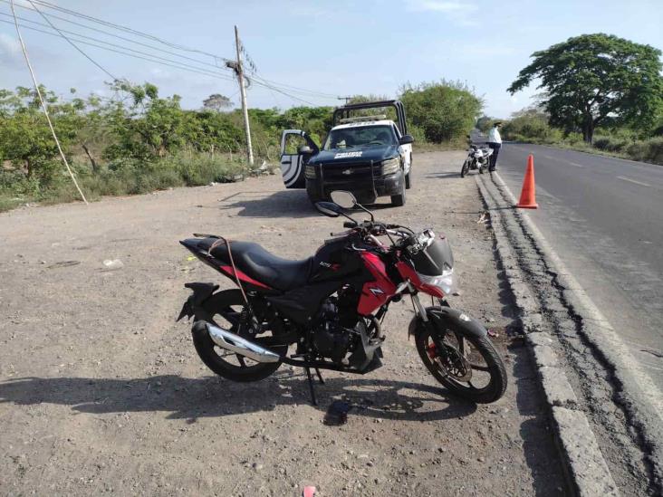 Motociclista derrapa y muere sobre la carretera Veracruz-Soledad de Doblado