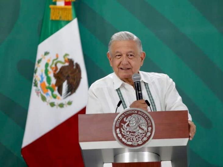 AMLO sobre elecciones de 2024: El que quiera participar, que lo haga