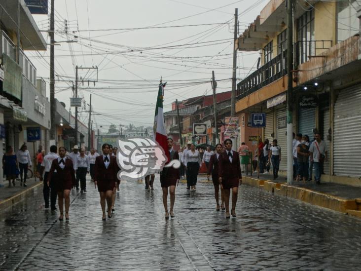 Sin contratiempos, realizan desfile del 1 de mayo en Misantla