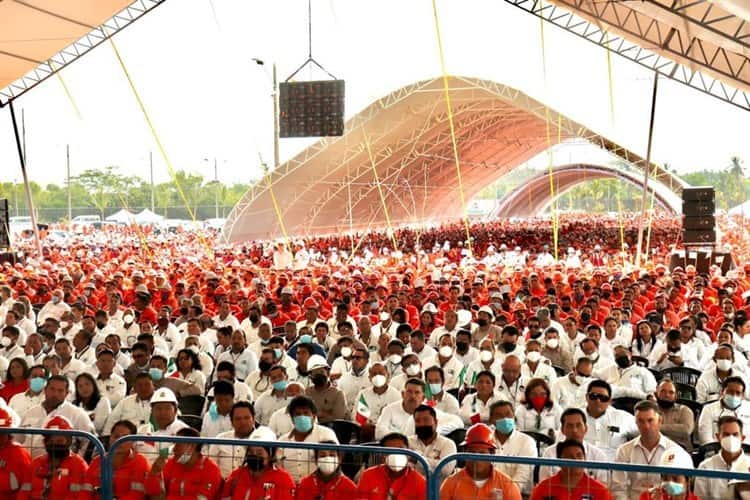 Trabajadores son fundamentales para el desarrollo de las naciones: AMLO