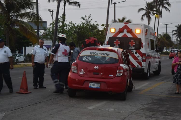 Taxista en presunto estado de ebriedad provoca accidente en Veracruz
