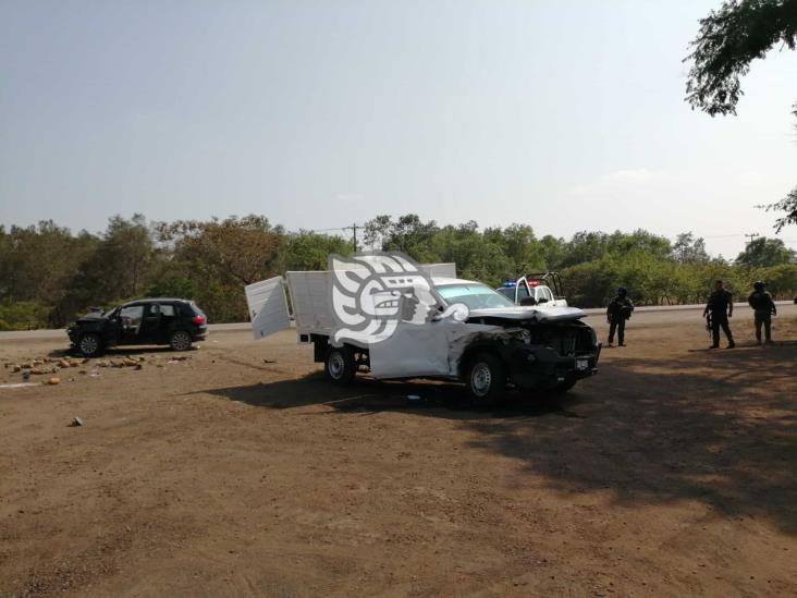 Colisionan camionetas en carretera Sayula – Ciudad Alemán; tres heridos