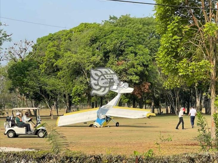 Se desploma avioneta en campo de golf de Córdoba
