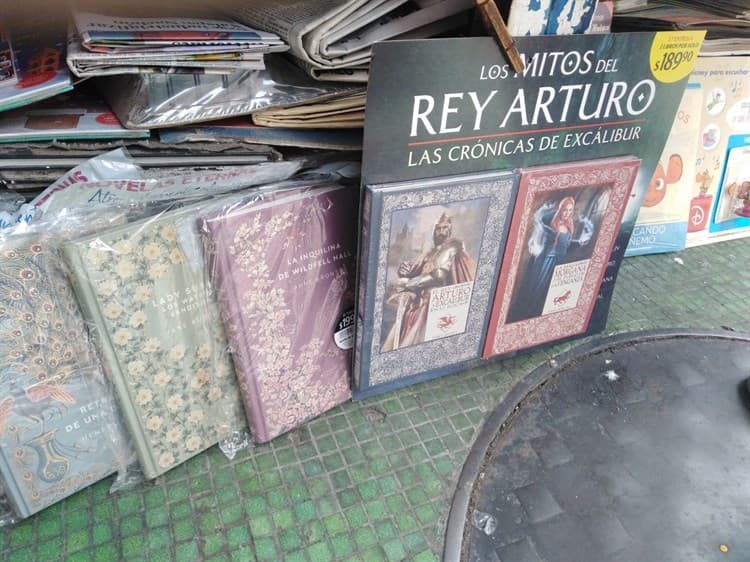 Cambian revistas y periódicos por libros y coleccionables, en Veracruz