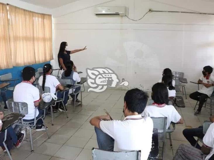 Imparten plática sobre sexualidad a estudiantes de Nanchital