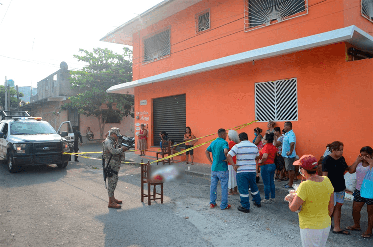 Muere persona de la tercera edad en calles de Veracruz