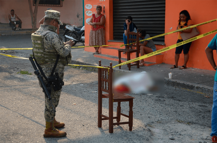 Muere persona de la tercera edad en calles de Veracruz