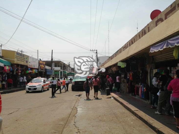Desalojaron a automovilistas mal estacionados en Acayucan