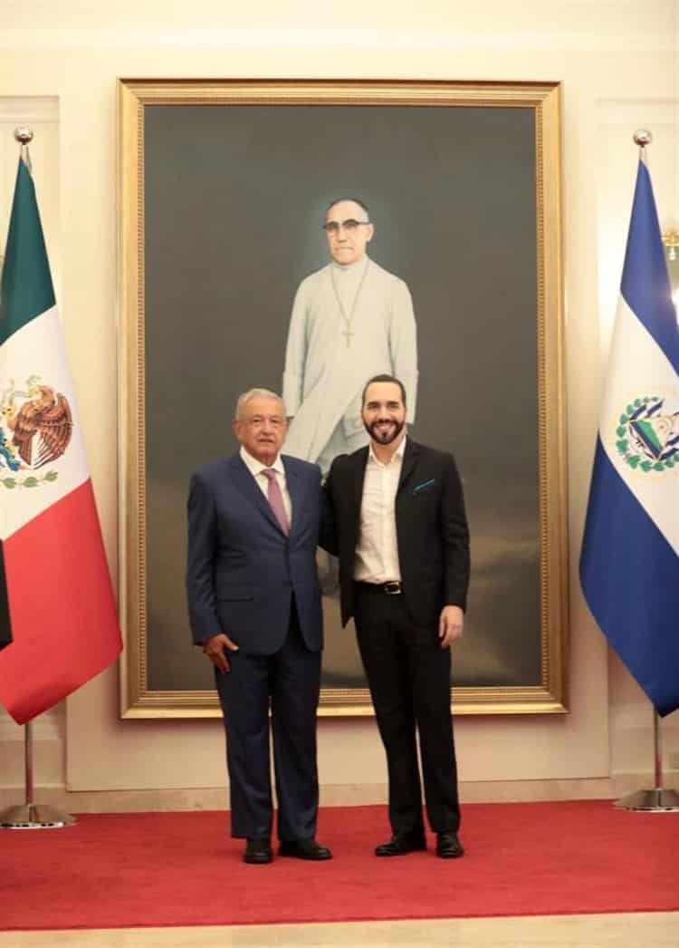 AMLO es recibido en El Salvador por el presiente Nayib Bukele