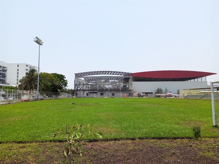 En Boca del Río, 64 jóvenes estudian la prepa y entrenan beisbol en el BTED