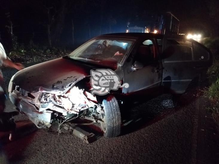 Ebrio provoca accidente en carretera Acayucan-Soteapan; tres heridos