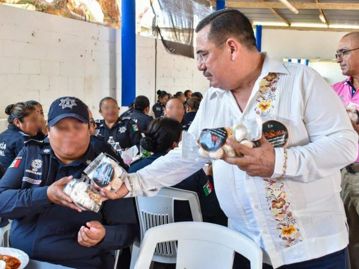 Festejan a mamás policías de Coatzacoalcos