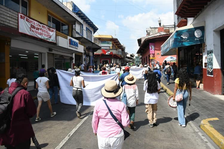 Madres veracruzanas de desaparecidos no celebran, buscan y marchan en Xalapa
