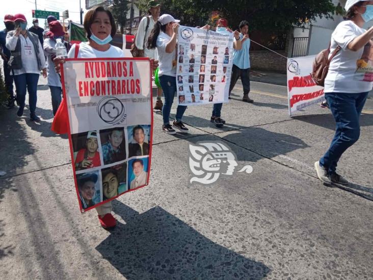 Madres veracruzanas de desaparecidos no celebran, buscan y marchan en Xalapa