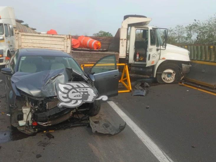 Choque en la autopista; hombre de la tercera edad herido