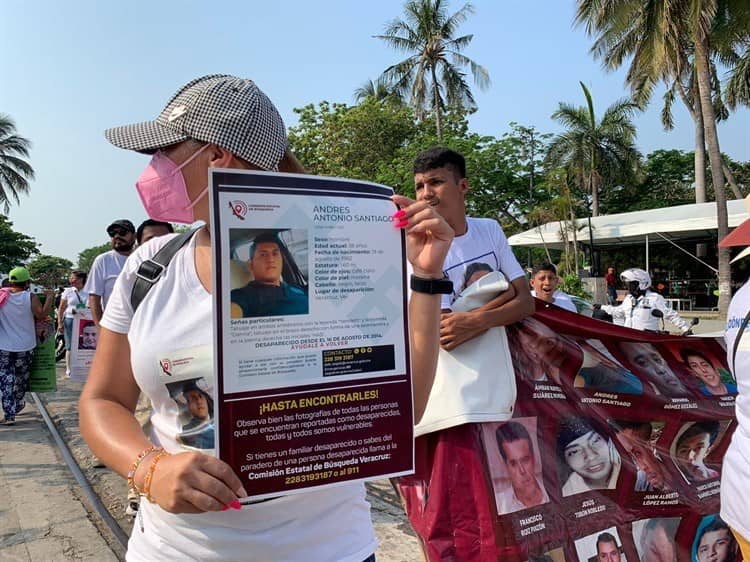 Madres de desaparecidos marchan en calles de Veracruz