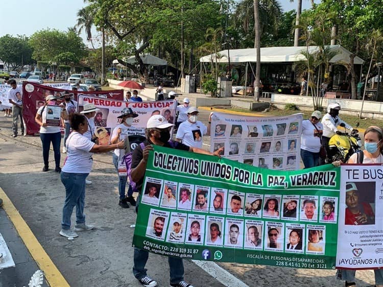 Madres de desaparecidos marchan en calles de Veracruz