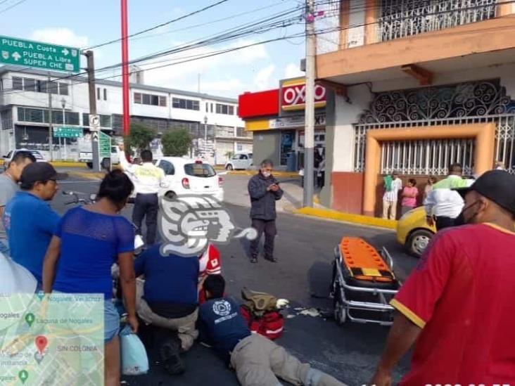 Pareja de comerciantes, gravemente heridos tras chocar contra vehículo en Nogales