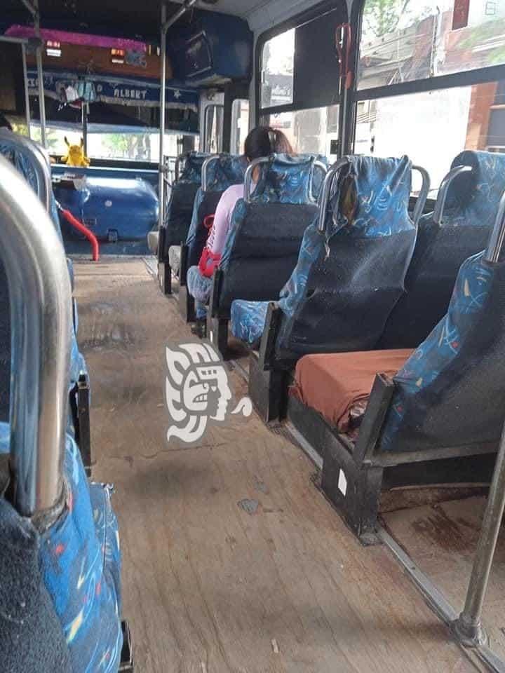 ‘Deplorables’, condiciones de transporte en Xalapa; usuarios ‘exponen’ unidades