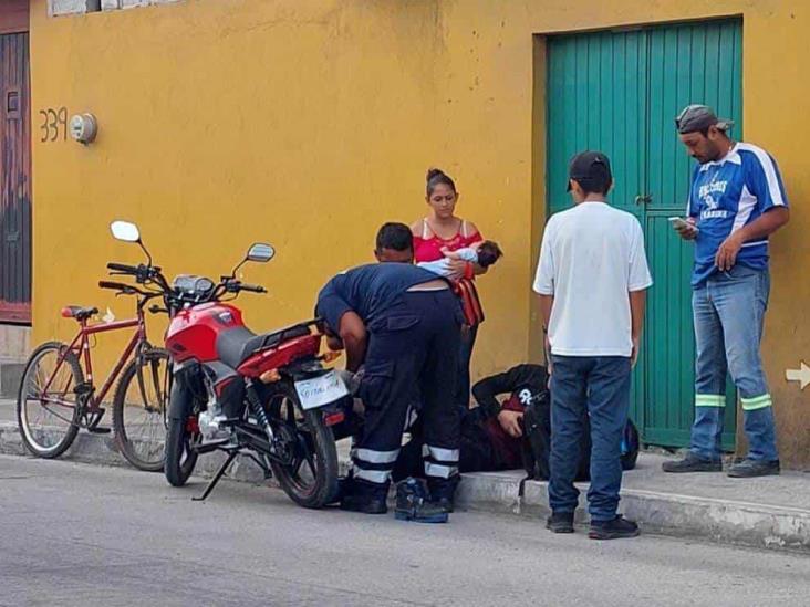 Socorrista termina herido tras ser impactado por una camioneta en calles de Veracruz