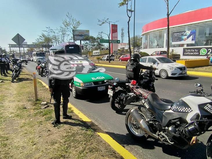 Fuerte movilización policiaca a las afueras de Xalapa; al menos 6 detenidos