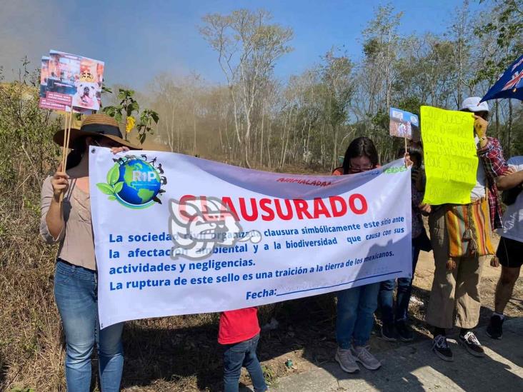 En Xalapa, ambientalistas ‘clausuran’ obras de Imperial Las Ánimas
