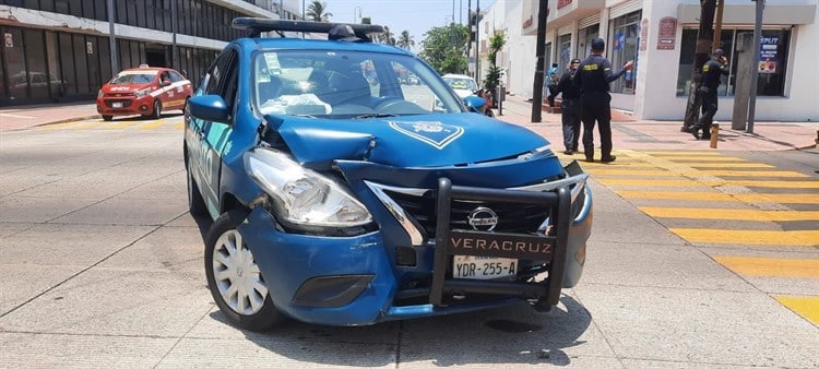 Persecución en calles del centro de Veracruz, provoca accidente automovilístico