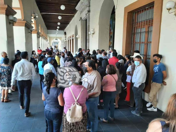 Campesinos protestan afuera de Palacio de Gobierno en Xalapa; exigen apoyos sociales