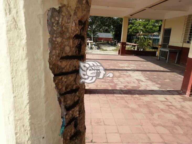 Aplicarán recursos en la escuela Benito Juárez García en Coatza