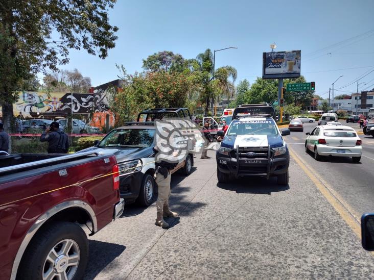 Arrollan a mujer sobre avenida Ávila Camacho en Xalapa