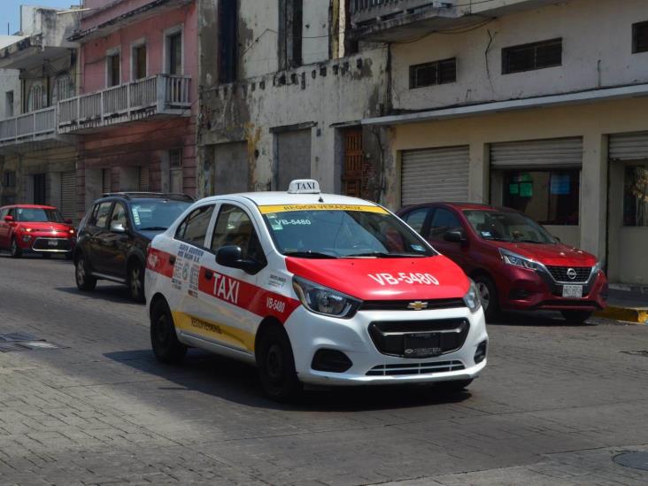 Mínima cantidad de usuarios de taxis piden factura, en Veracruz