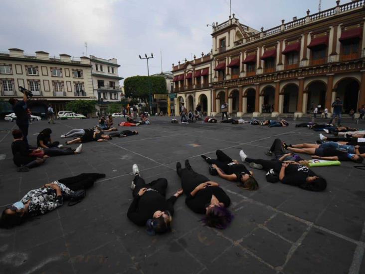Luto por mujeres y niñas víctimas de feminicidios en Xalapa
