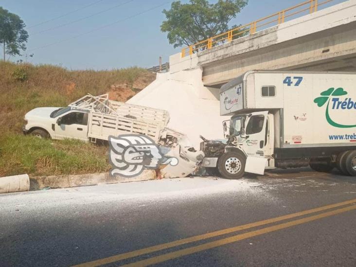 Fatal accidente en Las Choapas; un muerto y 8 personas heridas