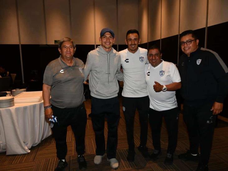 Previo a finales contra América, ‘Chucky’ Lozano visita al Pachuca