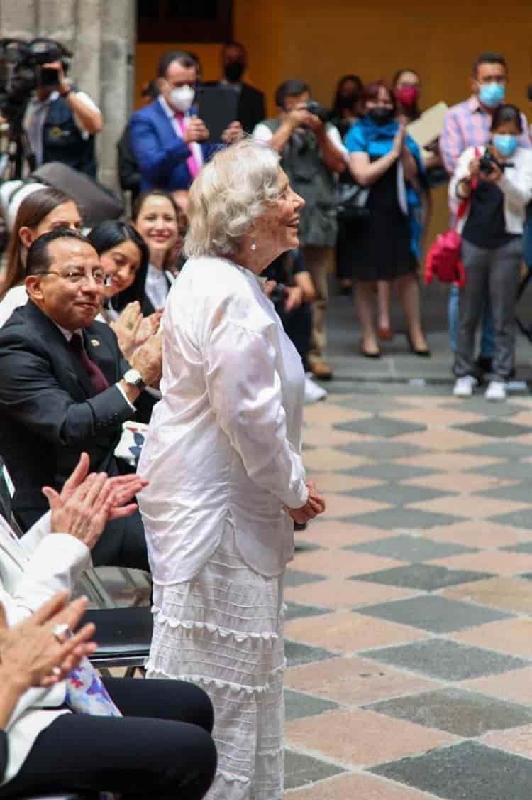 Rinden homenaje a Elena Poniatowska, por sus 90 años de vida