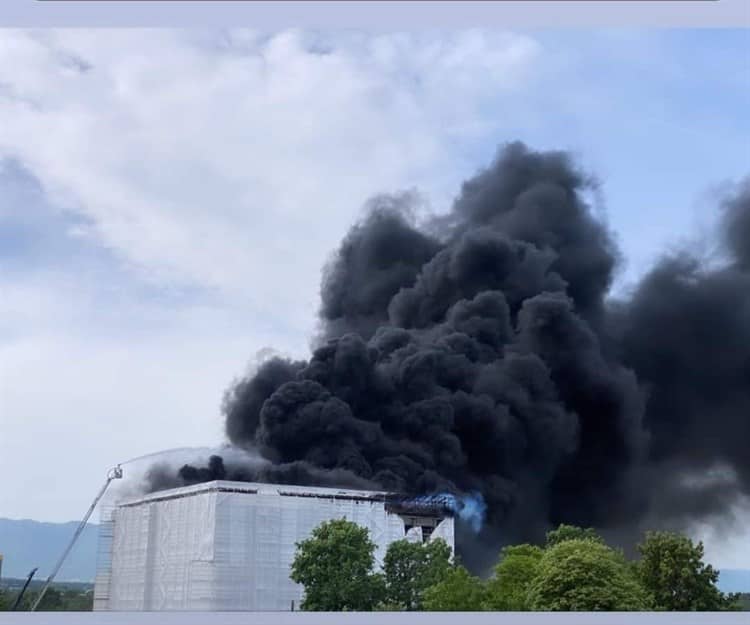 Explosión e incendio cerca del aeropuerto de Ginebra, Suiza