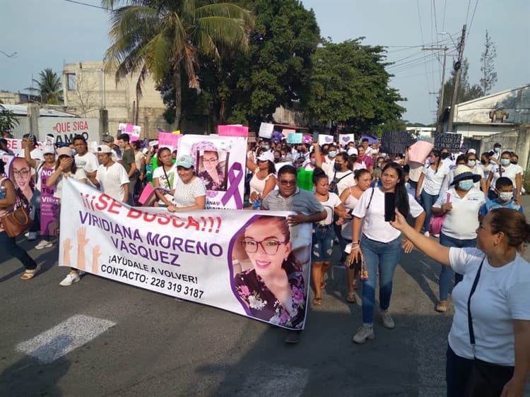 Familiares y amigos marchan por desaparición de Viridiana Moreno en Cardel
