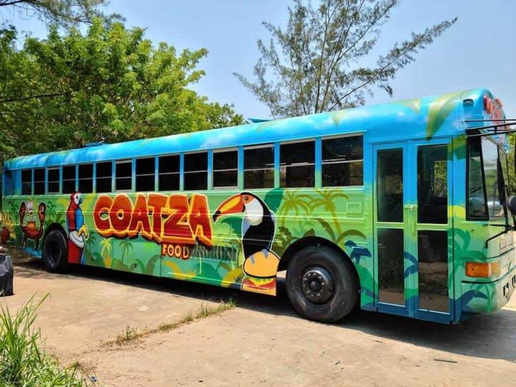 Joven muralista de Coatzacoalcos, “lo vuelve a hacer”; pinta Food Truck