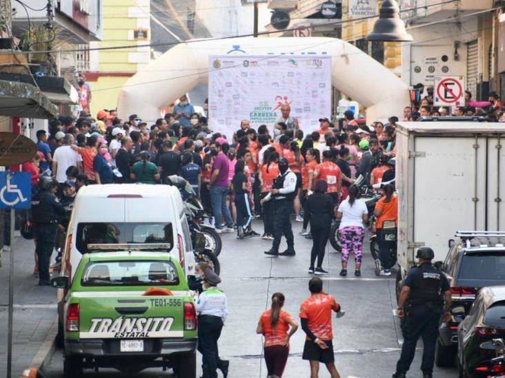 Cierran Centro de Xalapa por carrera atlética CECyTEV