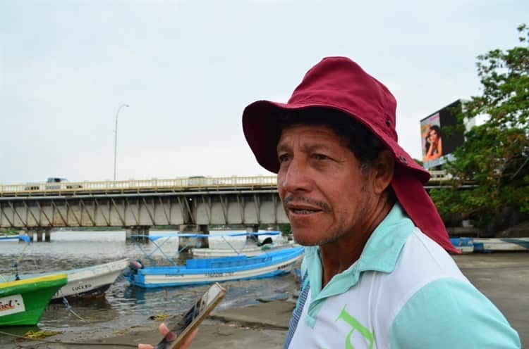 Lancheros registran un aumento en los recorridos turísticos del río Jamapa