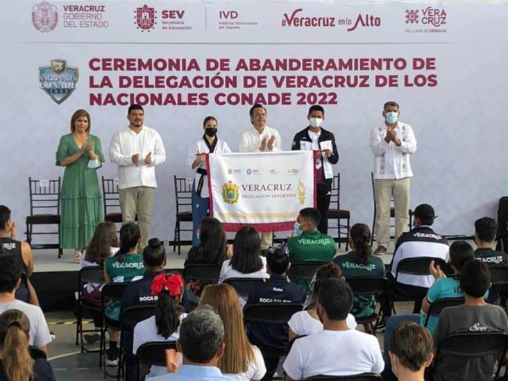 Abanderan delegación Veracruz que participará en Nacionales Conade 2022