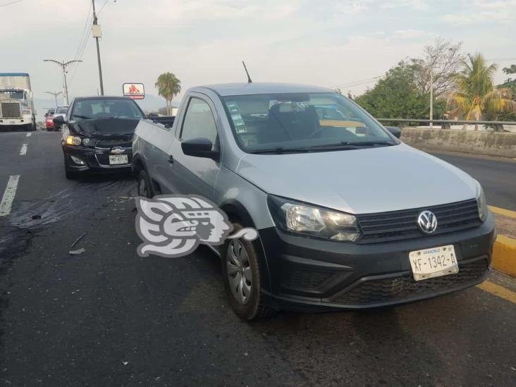 Se registra accidente múltiple en bulevar de Córdoba; hay tres lesionados