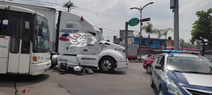 Tráiler arrolla a motociclista; pasó en Córdoba