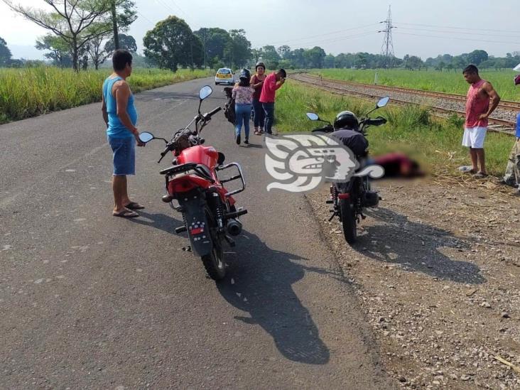 Pierde la vida motociclista agredido en carretera de Amatlán